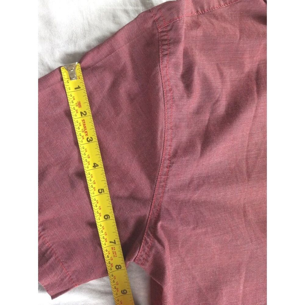 Levi's Men's‎ Short Sleeve Button Up Shirt Medium Color Atrocite Red Polyester - Picture 6 of 11